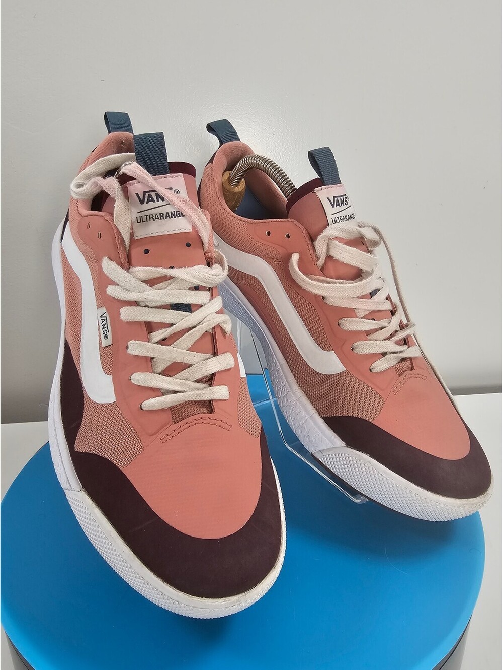 Vans Ultrarange Sneakers in Pink and rust- Size 9